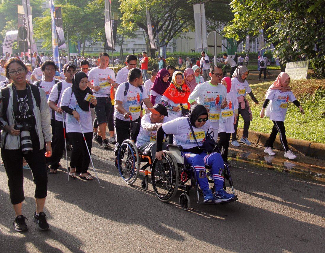 cktbng's tweet photo. Beberapa foto lari bersama di #EqualFunRun UI 2019. https://t.co/3h2QsIBFOM