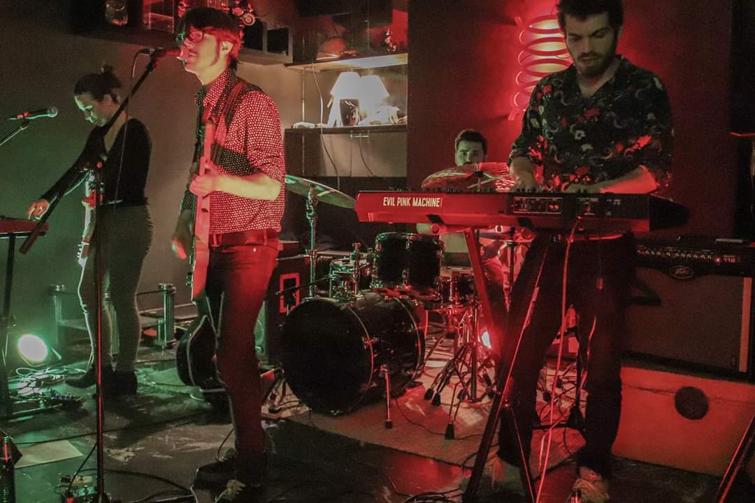 jabibilbao's tweet image. @EvilPinkMachine en concierto. Con Igor Delgado e @IboneYekora