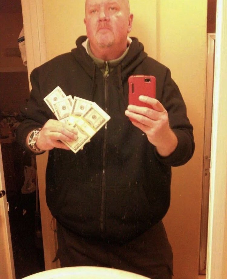 michaeldaddy51's tweet photo. Wake up call my friends...you’re still broke as fuck https://t.co/r9lh5pIz4A