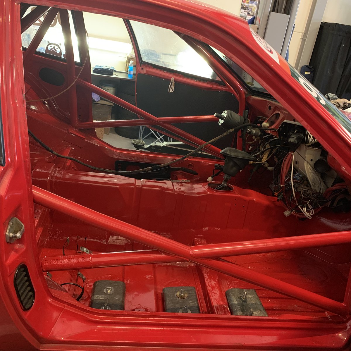 Edwin944RS's tweet photo. Some color for the new roll cage https://t.co/iDUlb8khQv