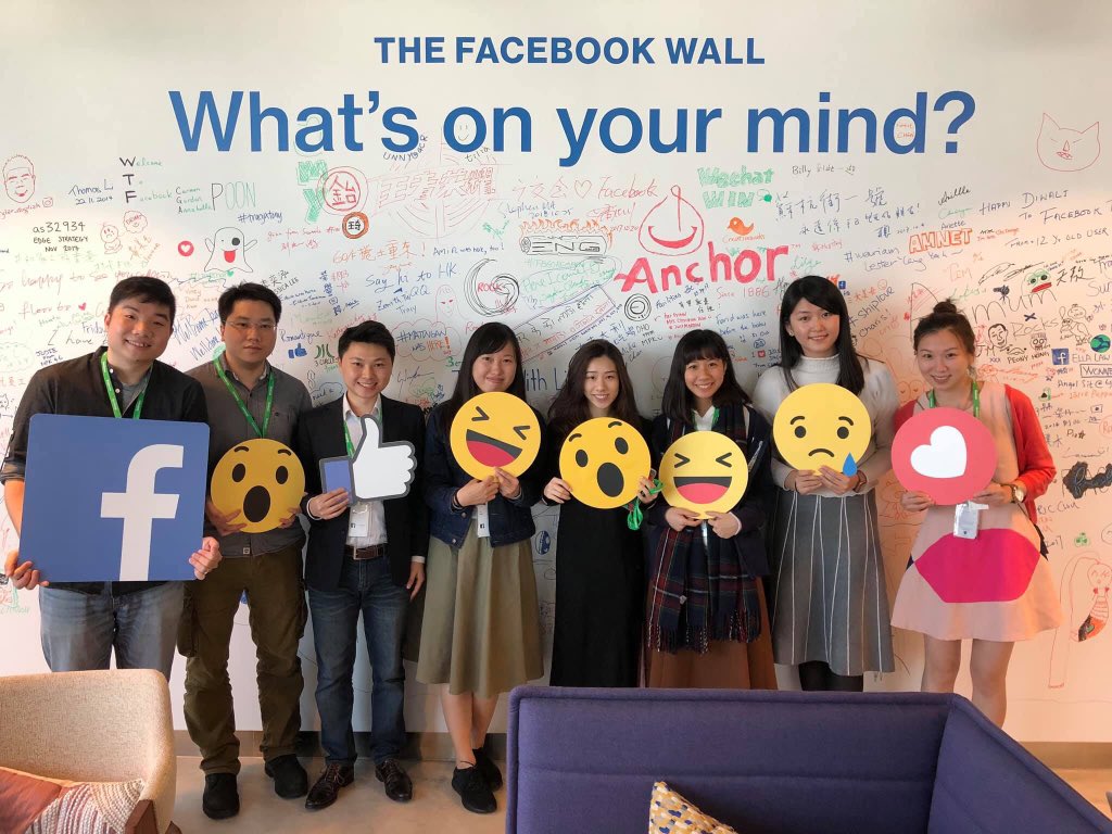 easychat_co's tweet photo. Easychat is proud to be an official Facebook messenger marketing tutor in Hong Kong https://t.co/Vd9wI8oSqO