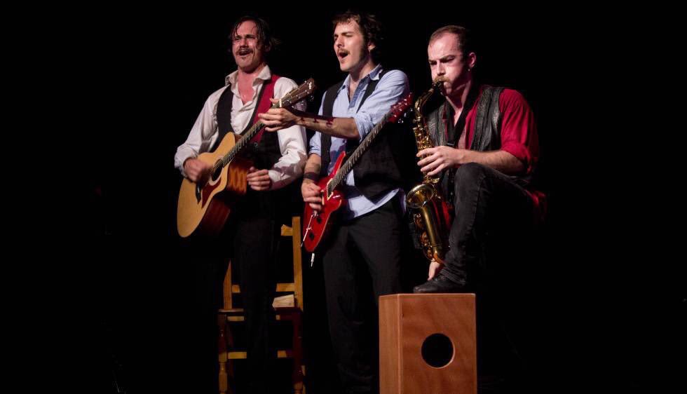 manuelabergerot's tweet photo. Ayer tuve la fortuna de gozar con #BeGodIs en el @teatrobarrio, todavía camino liviana y me duele la cara de reírme. Si vuelven, os lo recomiendo para todas las edades que aún conservéis dentro de vosotros https://t.co/zxghOyKiQh