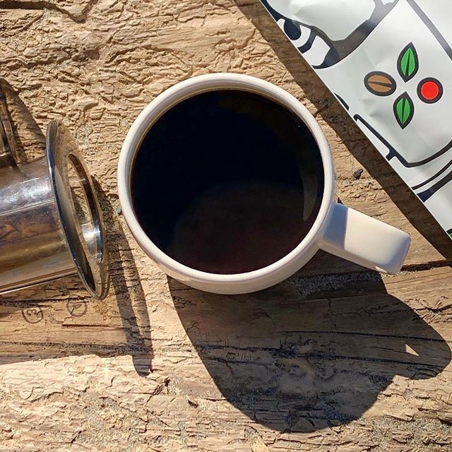 Dnes sme ranajkovali s Aeropress. Ako ste si vy pripravili dnesnu kavu? Cheers! #kaffee #kava #aeropress #kave #filtercoffee #brewingcoffee #coffeegram #coffeetime #casnakavu #kavickari ift.tt/2Hr1TUD