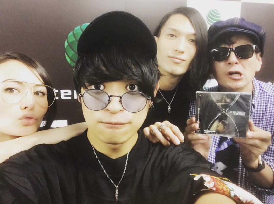 Jnst28 The Oral Cigarettes 山中拓也 ジャニーズwest 中間淳太 山中さんと淳太くんなんか顔似てるな と思いつつ調べたら 二人とも関西学院大学出身 二人ともトイプーを飼ってる 二人とも幼少期海外で暮らしてた 二人とも歌を歌ってる 二人とも Jnst28 The Oral Cigarettes 山中拓也 ジャニーズwest 中間淳太 山中さんと淳太くんなんか顔似てるな と思いつつ調べたら 二人とも関西学院大学出身 二人ともトイプーを飼ってる 二人とも幼少期海外で暮らしてた 二人とも歌を歌ってる 二人とも