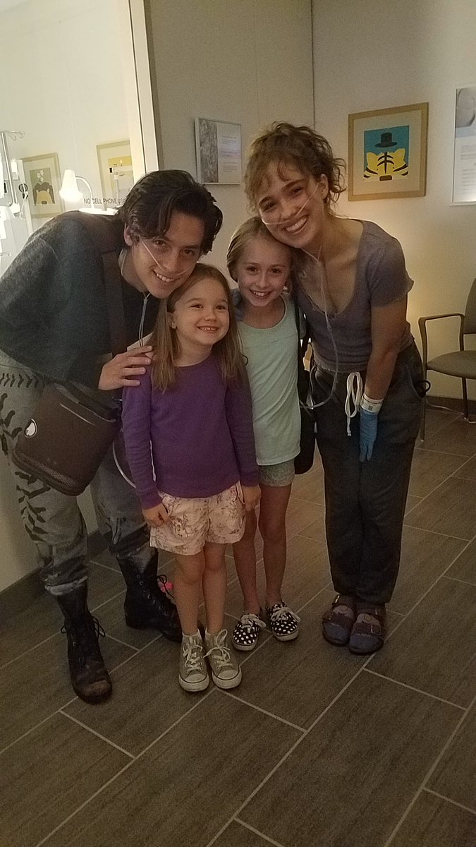 TonyaLaFleur's tweet photo. So proud of the @FiveFeetApart family! My daughter Evangeline Hill, "Young Stella", had a wonderful experience. Hats off to the talented and kind cast and crew! @GaryWeeks @colesprouse @haleyluhoo And big thanks to the @justinbaldoni for a warm, family atmosphere #fivefeetapart https://t.co/X1T8JqH0IN