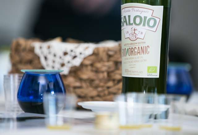 JorgeCarmo9's tweet photo. #oliveoil 🌿🌻👌😋 Unearthing the buried treasure of #Portugal olive oil. “What they have here is a high quality olive oil - #Alentejo is one of those regions that strikes me as unspoiled”, said Curtis Cord, a world-renowned authority and publisher of... https://t.co/UzsYwRoolN https://t.co/o9OMbRJVGE