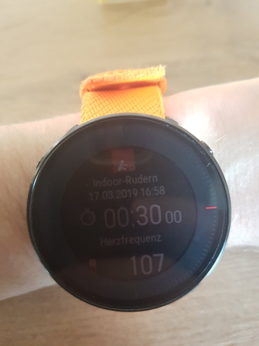 Resa584's tweet photo. Leider bin ich gesundheitlich bei dem #Aprilwetter angekratzt, so dass mein #langerlauf zur kleinen Einheit #indoorrudern wurde.

#polarvantagem #asicsfrontrunner #asicsfrontrunner2019 #rowing #lmg #alternative #momswhorun https://t.co/7SNeVQFSVl
