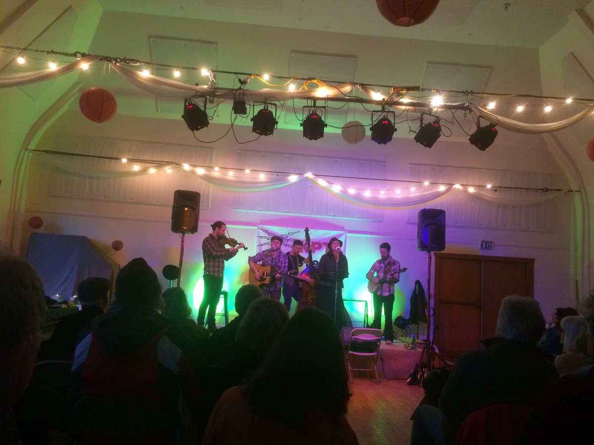 12sec317's tweet photo. Loved seeing this band from Dublin, Ireland last night! #IDrawSlow #Ireland #Irish #KPTZ #HappyStPatricksDay #StPatricksDay #Dublin @KPTZ919 https://t.co/NAkt3Mm87h