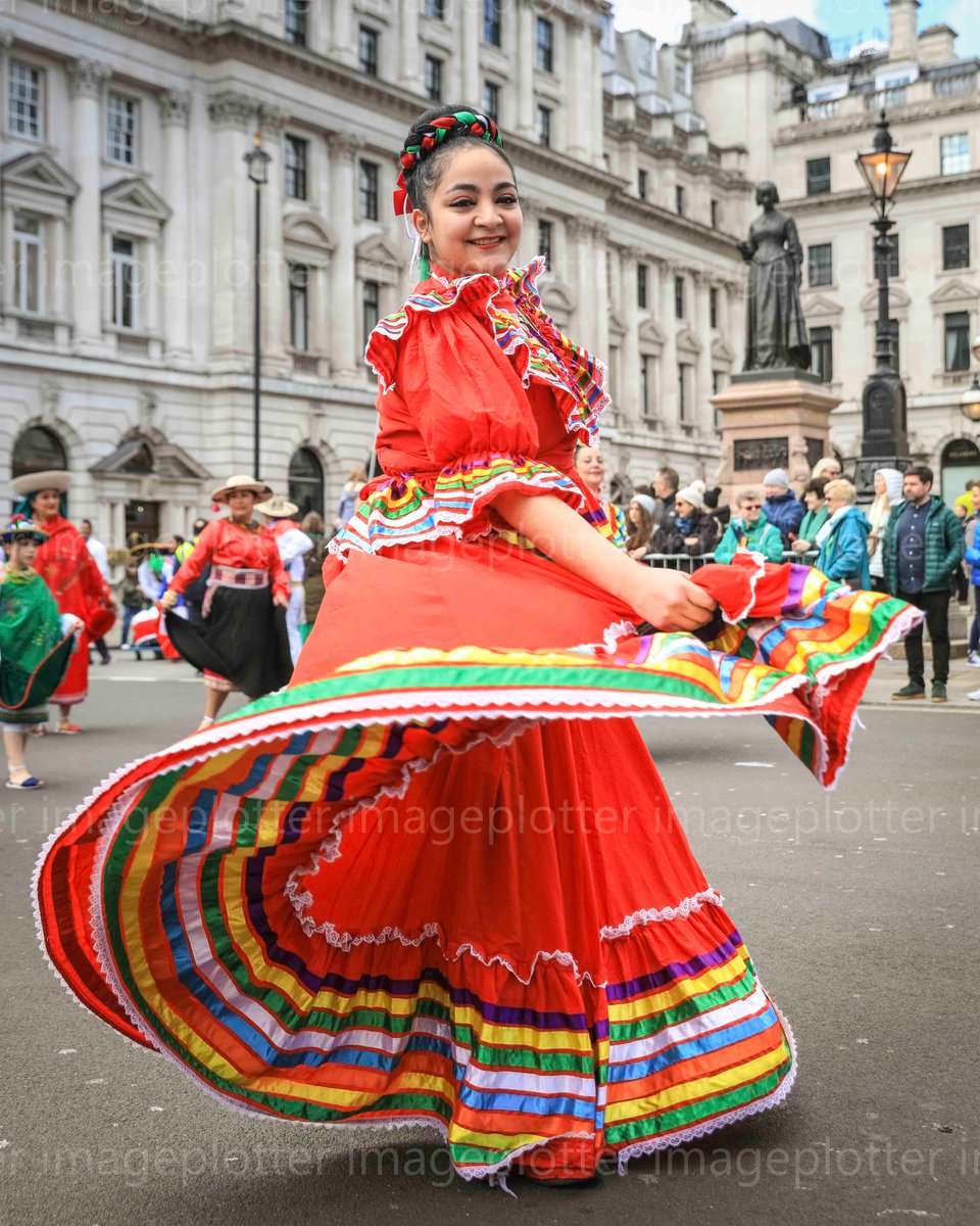 imageplotter's tweet photo. And then there were the fantastic dance groups from, all over South America again at #StPatsDayLDN . So colourful! Pics also at Rex Features and Alamy Live News. https://t.co/1cL7iyY6ih