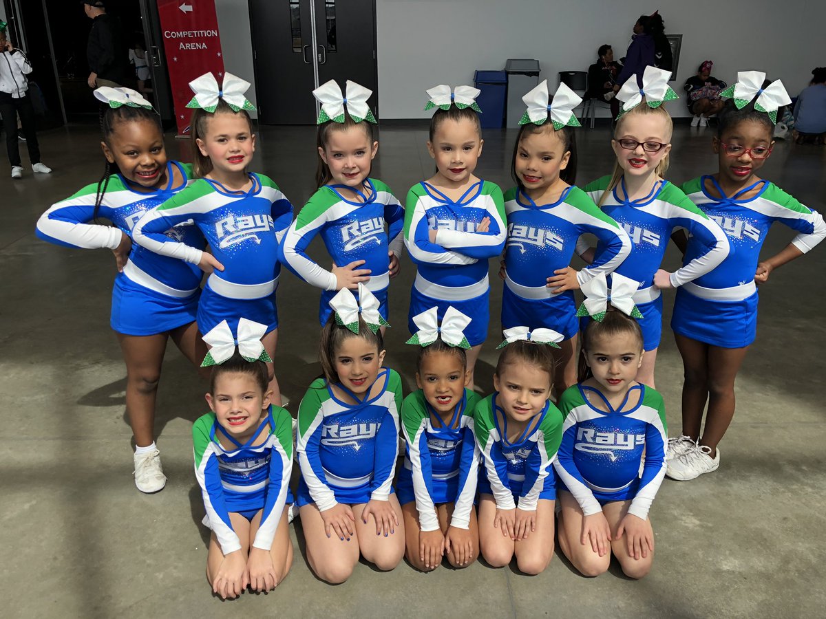 Helium_ASPRays's tweet photo. These cuties had fun at their first competition. 🎈 https://t.co/oe40TZKiBS