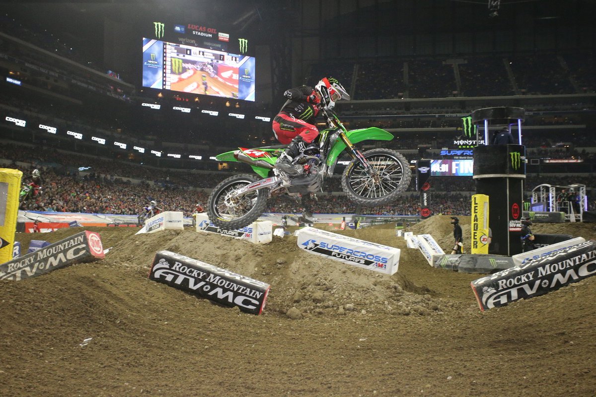 FuelUniverseTV's tweet photo. Musquin repite la victoria del año pasado en Indianápolis || https://t.co/LNHelzSYIB ||
#AMASX #Indianapolis #Musquin #KTM #Forkner #Kawasaki https://t.co/3kwJUHoEcc
