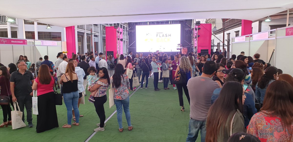 FosisTarapaca's tweet photo. #ChileLoHacemosTodos 🤗| Agradecemos el espacio brindado por @Gore_Tarapaca en Feria #MundoMujer en #Iquique
Un gran espacio de exposición y colaboración en el cual @FosisTarapaca informó sobre programas a público en general. Gracias por el apoyo a @PANCHOSAAVEDRA @patagonpau https://t.co/Kf40kT1gaN