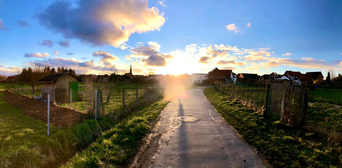 ZwenTheMen's tweet photo. #Seulingen #Sundown #Eichsfeld https://t.co/4kqdJL3iPA