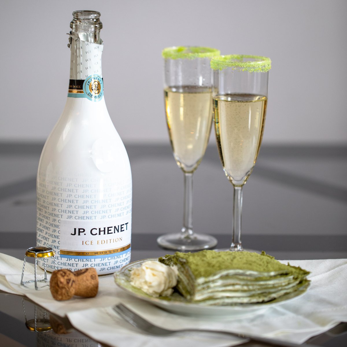 Today’s the day for all things green! 🍀 What better way to celebrate than with homemade matcha pancakes paired with our delicious J.P Chenet ICE. 🍾  #SaintPatricksDay #ShareThePleasure
