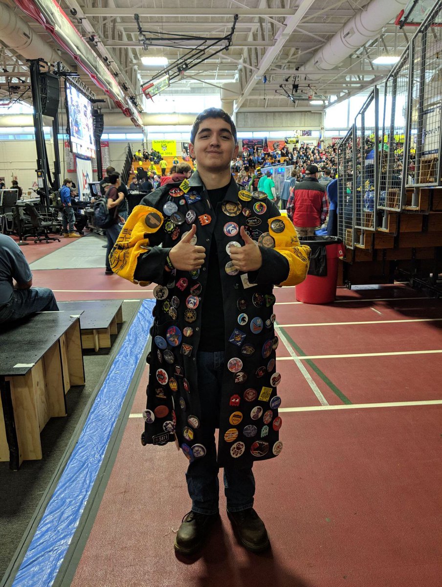 AztechsTeam157's tweet photo. @NE_NorthShore buttons for days! #destinationdeepspace #welovebuttons #weloverobots #swag #DeVon #omgrobots #omgbuttons https://t.co/QvVSO9a9og