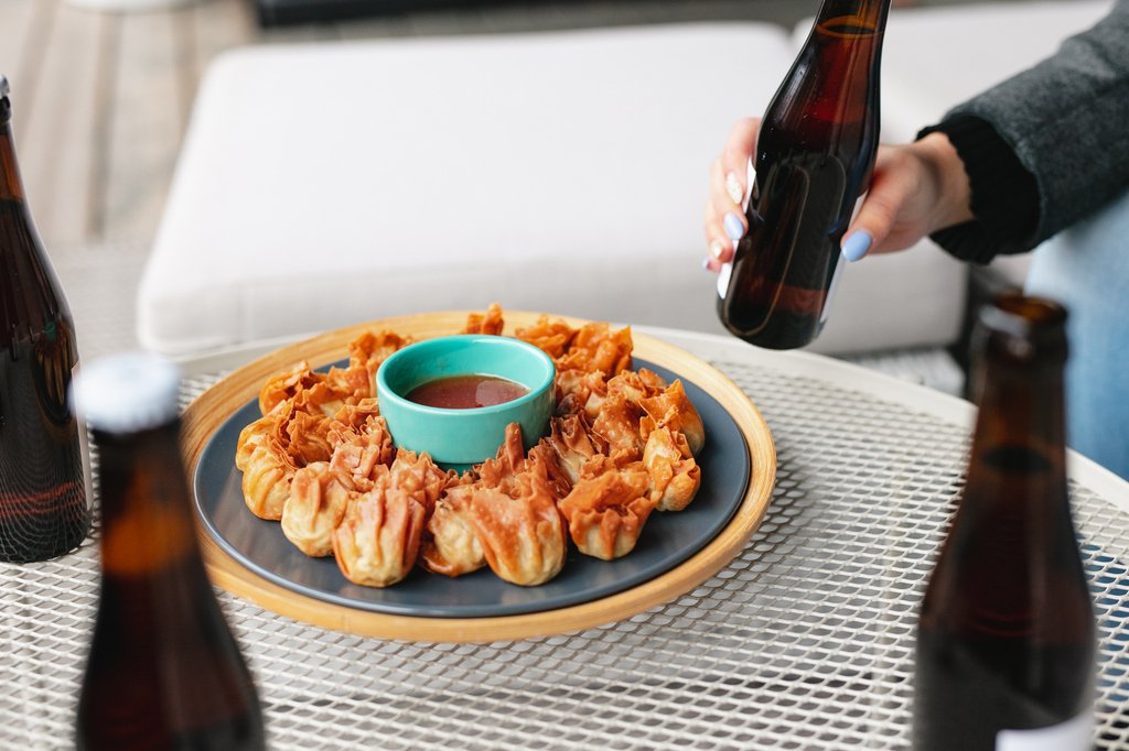 summfoods's tweet photo. Wishin' you a pot o' gold, great company, and all the joy your heart can hold. Happy #StPatricksDay 💚
#crispywontons #golden #bitesize #partyfood #appetizers #appies #asianfood #madeinCanada #nutfree #dairyfree #eggfree #nomsgadded #omnomnom #foodie #foodporn #yummy #delicious https://t.co/fweZgKYFJ1