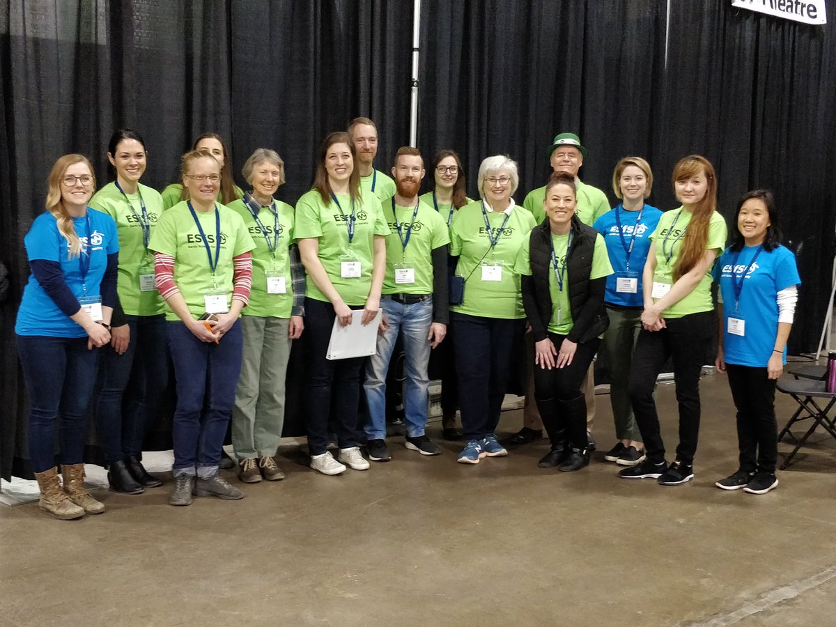 crazyyccanuk's tweet photo. @ESfS_canada The great crew of ESfS volunteers who work so hard to educate the public about the wonders of geoscience.#ESfS2019 https://t.co/ZVKVMVETUg