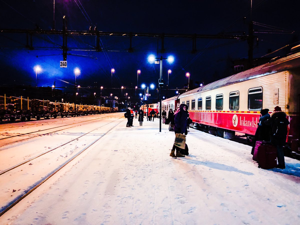 Idag hämtades nöjda resenärer hem från sin vistelse i Lapplands fjällvärld. Tillgänglighet och hållbara kommunikationer är avgörande för besöksnäringens utveckling i Norrlands inland! #inlandsbanan #snälltåget #fjälltåget #hemavantärnaby #borgafjäll #kittelfjäll #fossilfritt