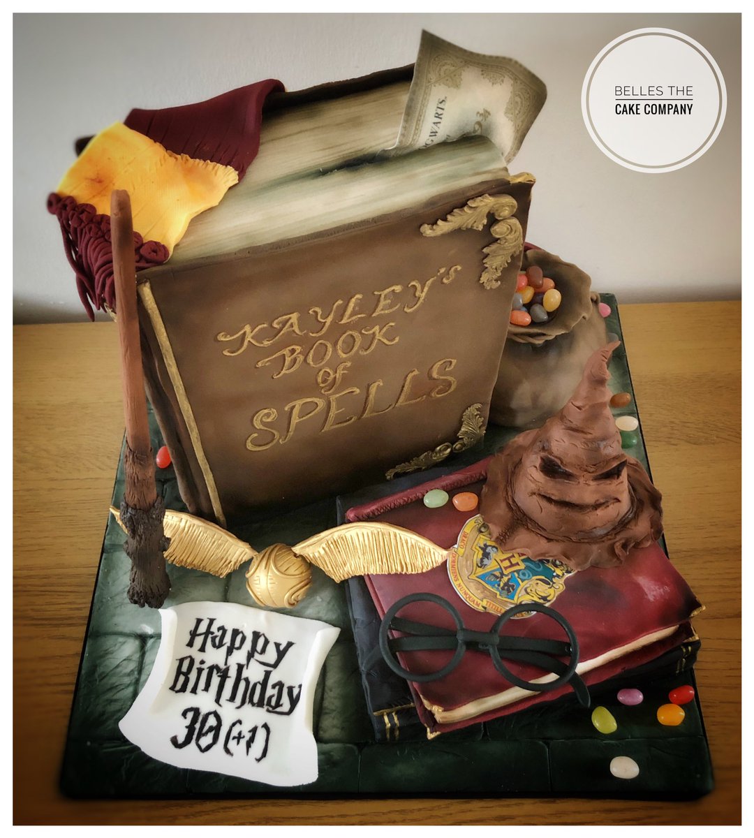 BellesTheCakeCo's tweet photo. This weeks cakes...fell in love with them both! #bookofspellscake #structuredcake #wizardscake #aliceinwonderland #whiterabbit #madhatterteaparty #bellesthecakecompany #ilovemakingcakes https://t.co/lgFEoLt6MY