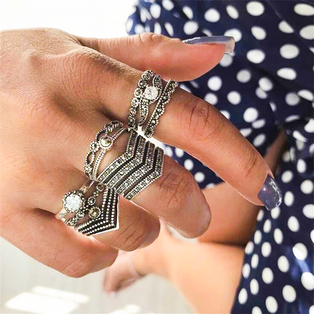 kacyworld's tweet photo. Ring sets that needs to be shown off.....💍💯✨
Shop Here : https://t.co/uOxZ20DJCM
.
.
#kacy #kacyworld #kacyjewelry #jewelrybloggers #shoponline #fashionjewelry #freeshipping #trending #completeyourlook #rings #ringsets #metallicrings https://t.co/u883lRmOGr