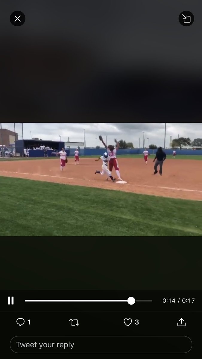 elcamposoftball's tweet photo. @Aizzy85 but did she? https://t.co/ZYZKRRT5uL