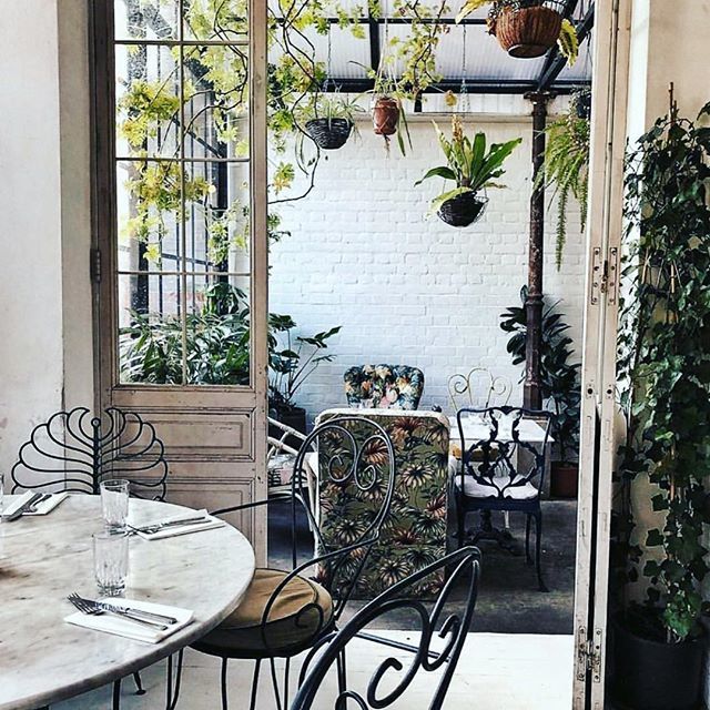 A picture perfect snap of the greenhouse from <a href="/ematthews/">ematthews</a> for our Sunday share 💫💕😍. #prettycitieslondon #plantsmakepeoplehappy #londoner ift.tt/2TTN3Mf