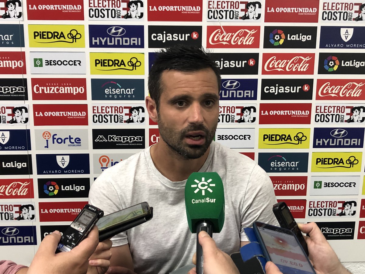 nachozafra's tweet photo. 🎙 Flaño, en zona mixta bastante apesadumbrado: “Las palabras se las lleva el viento y el verde no engaña a nadie”
#CórdobaCF #CCFSporting https://t.co/EUxmwEkJJY