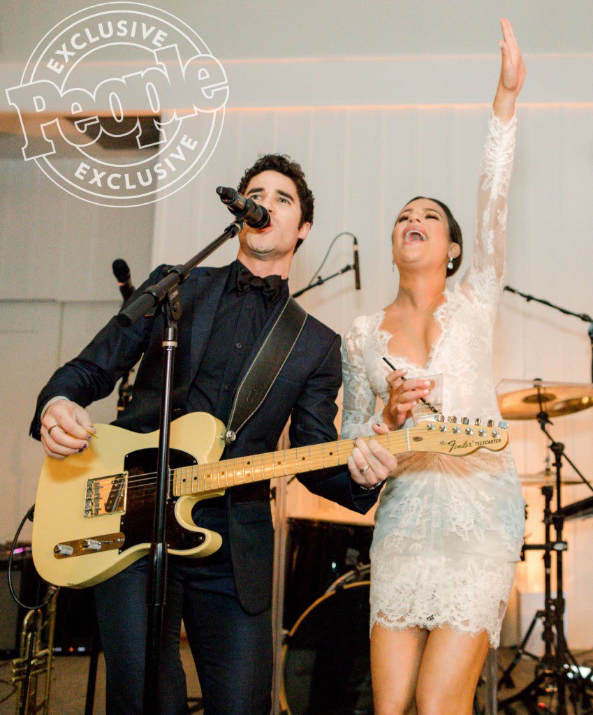 FedePiper91's tweet photo. Darren' s wedding                            Lea's wedding

my #learren feels!!! ❤️❤️ https://t.co/Eic7IKYKTV