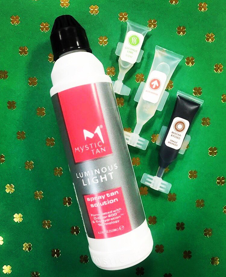 LATanToronto's tweet image. 🍀🍀 Happy St. Patrick’s Day 🍀🍀 What’s your @mystictan cocktail? #luminouslight #accelerator #bronzer #aroma #stpatricksday