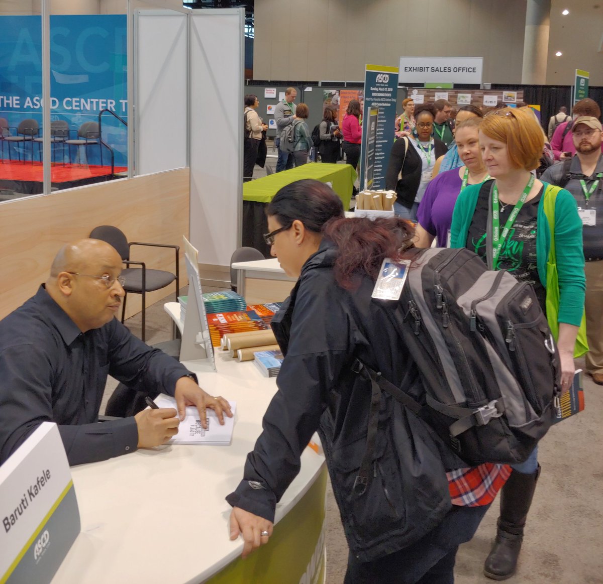 PrincipalKafele's tweet image. Short stay at #empower19 today due to a family commitment but POWERFUL nevertheless. I'm so grateful for my audience getting there early to hang out with me. Looking forward to a longer stay at #empower20 in LA. #bam