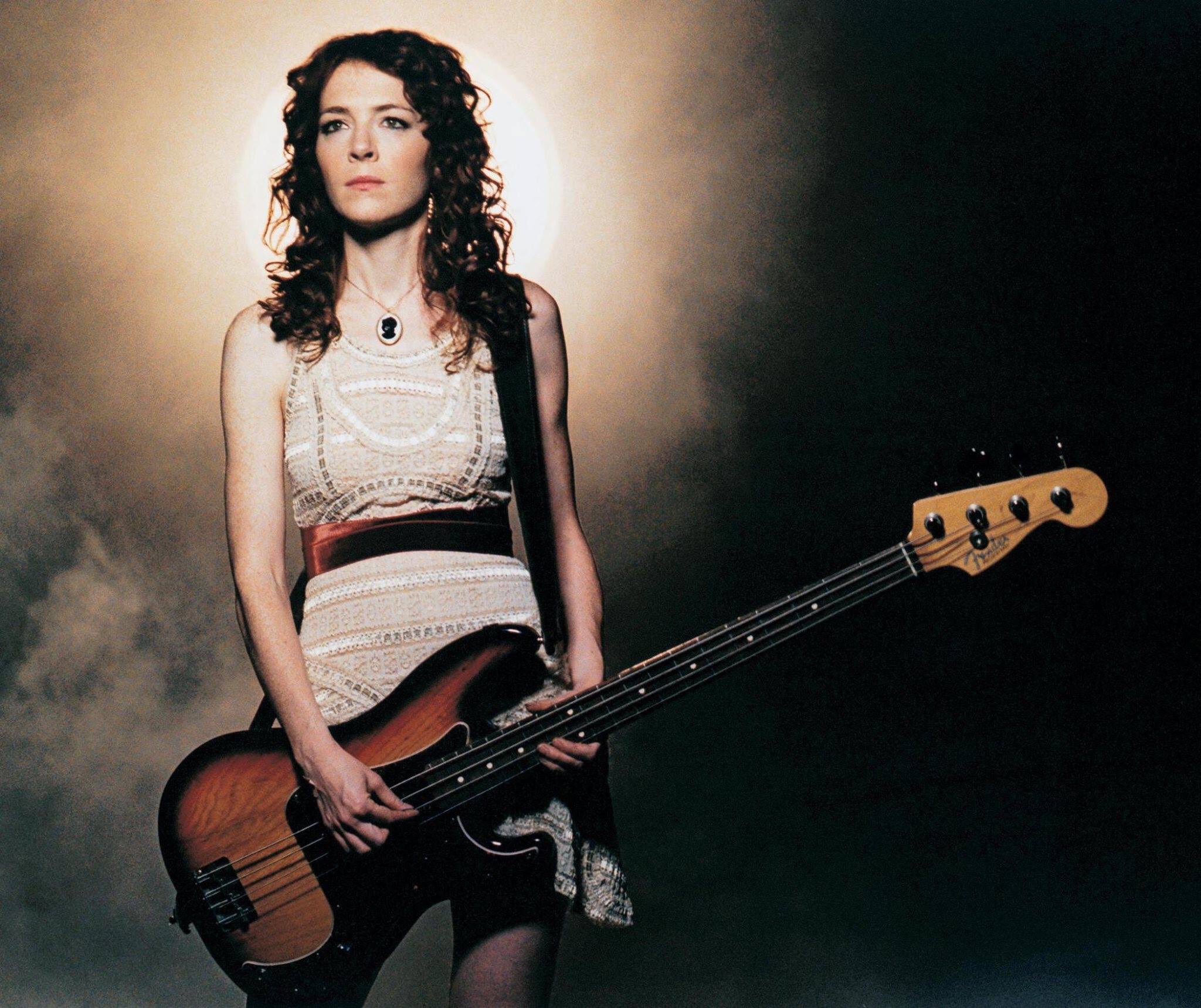 Happy Birthday to Melissa Auf der Maur! 