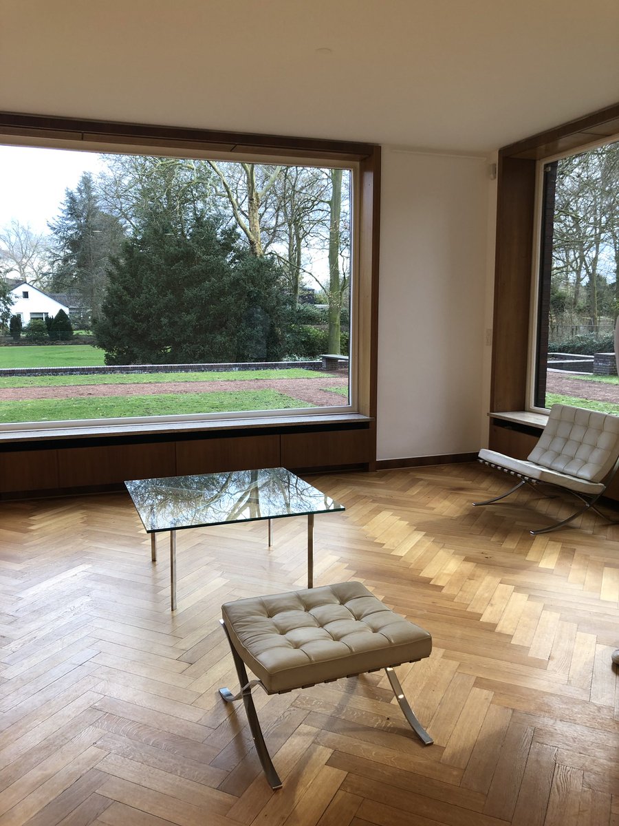 vocoder0002's tweet image. #Bauhaus in #Krefeld ... unbedingt die frisch renovierten #Häuser #Esters und #Lange besichtigen. #MiesvanderRohe hat hier seine Spuren hinterlassen. Top!