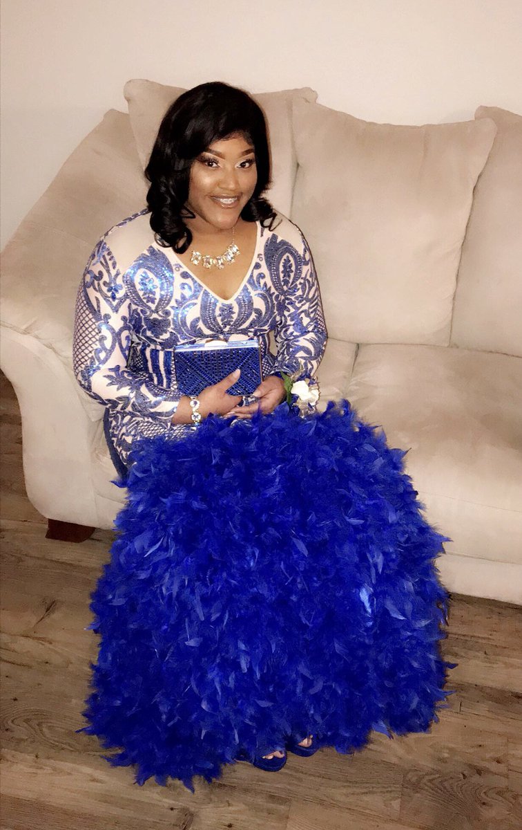 lachelseyf's tweet photo. About last nightttt 👑🤩#prom2k19 #eaprom #perfectlyflawed #bestpromdress https://t.co/G64xNJeB6j