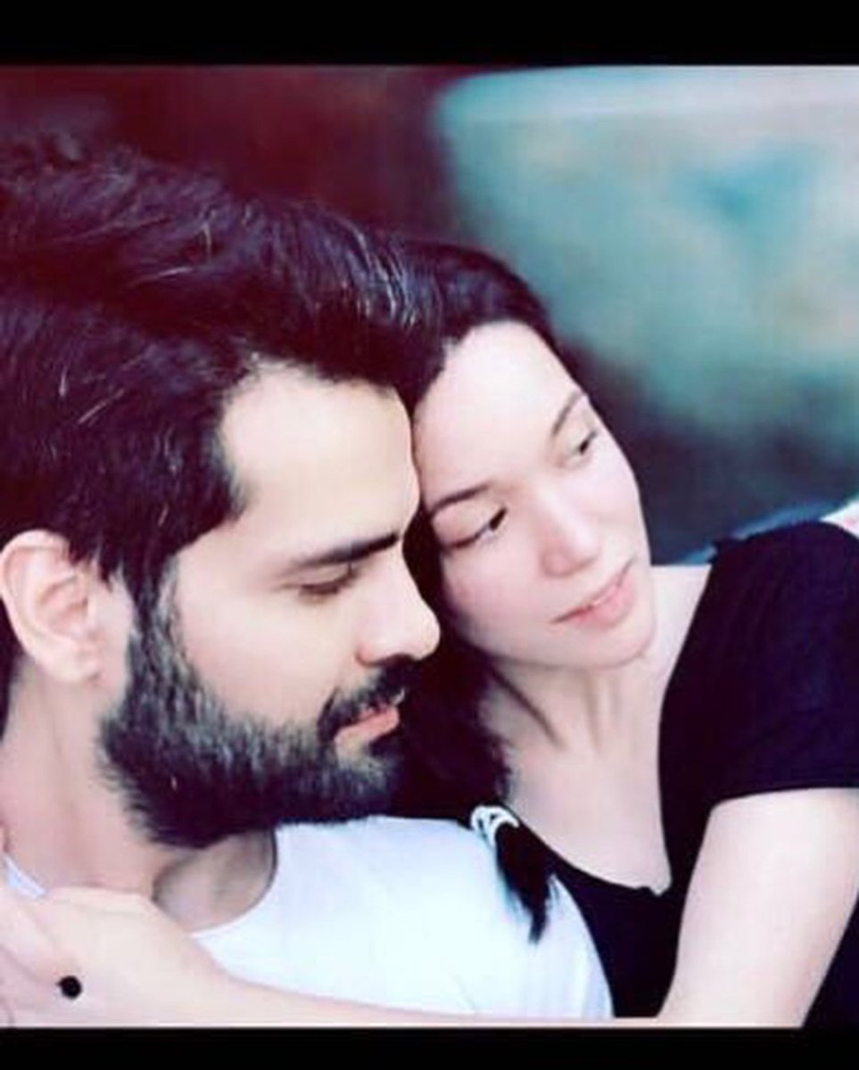 DefneMertolu14's tweet photo. @hediyekan63 @Hilalzk47626992 Sevmek
Bir hayatı iki kişi yaşamaya niyet etmektir.

#ErkanMeriç #HazalSubaşı 
#HazEr #HazErleHerYerdeyiz https://t.co/TbrpHF31yD
