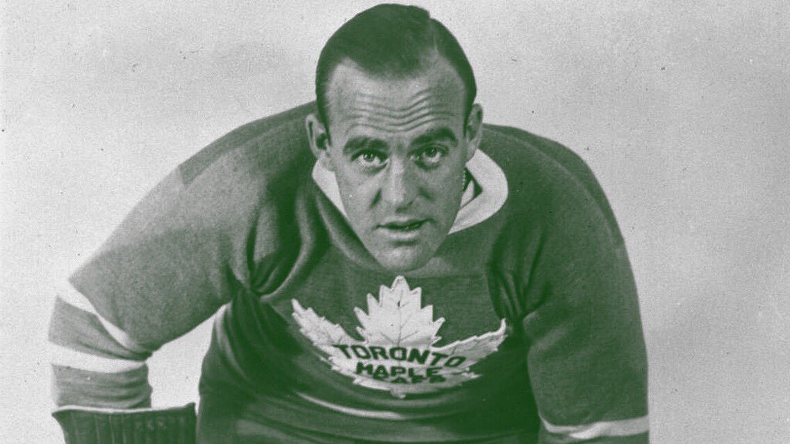 TMLNewsNow's tweet photo. On this day in @MapleLeafs history, #StPatricksDay in 1934 Irish defenceman King Clancy became the FIRST Maple Leaf to be have a pre-game honour! What a way to celebrate the Irish
☘️ ☘️ ☘️ 
#TMLNewsNow #TMLTalk #LeafsForever https://t.co/QXjAaIBp4E