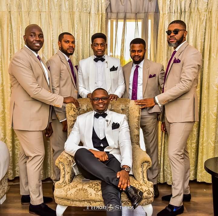 chetaace's tweet photo. I am a builder.. I build awesome attires and clothing with the finest technique, equipment &amp; team. I am your go to go G anytime &amp; day.. I am available to serve you 24/7 family.. Our products include Kaftanz, Suits, Shoes, Dresses, Agbada &amp; accessories. https://t.co/q9GIEb2CyM