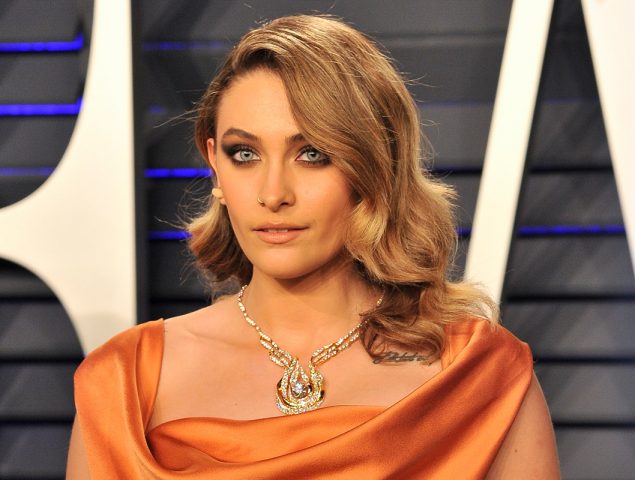 Hija de Michael Jackson desmiente intento de suicidio

bit.ly/2udFgdz