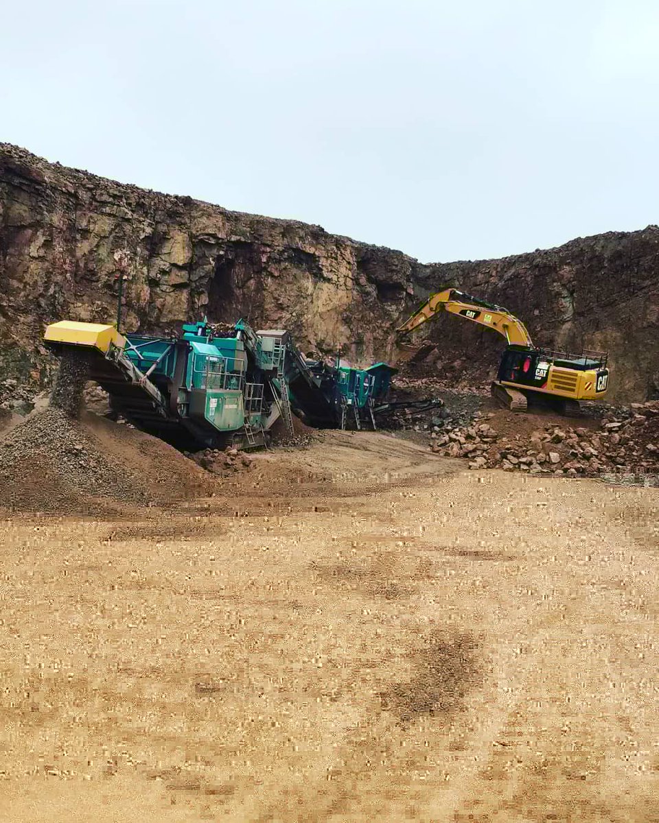 KJ_Services's tweet image. It Was Sub Base Saturday Yesterday On Site! #KJCrushingLtd #KJSERVICESLTD #SubBase #Crushing #Caterpillar #HireFleet #Powerscreen