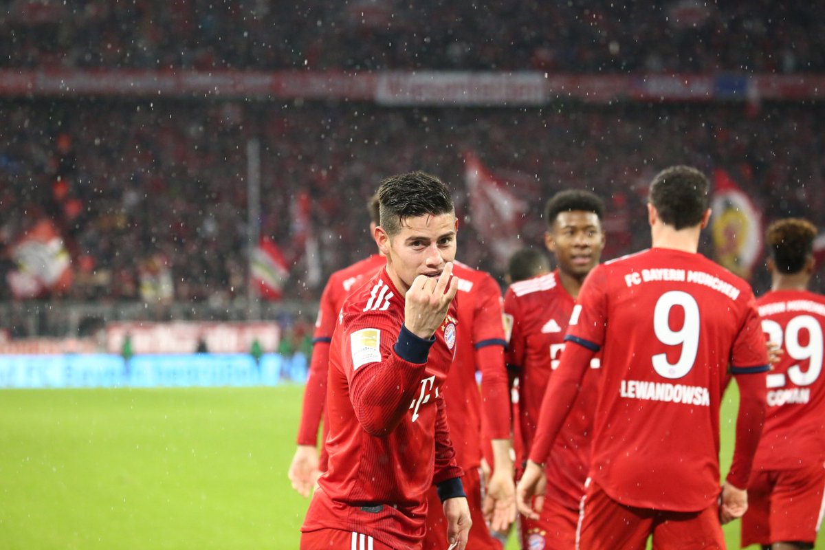 FCBayernAr's tweet photo. ❌ هدف
❌ هدفان
✅ ثلاثة أهداف

خاميس بكامل الأناقة في مباراة اليوم 🎩  #بايرن_ماينتس https://t.co/6Hi8TvG5Bu