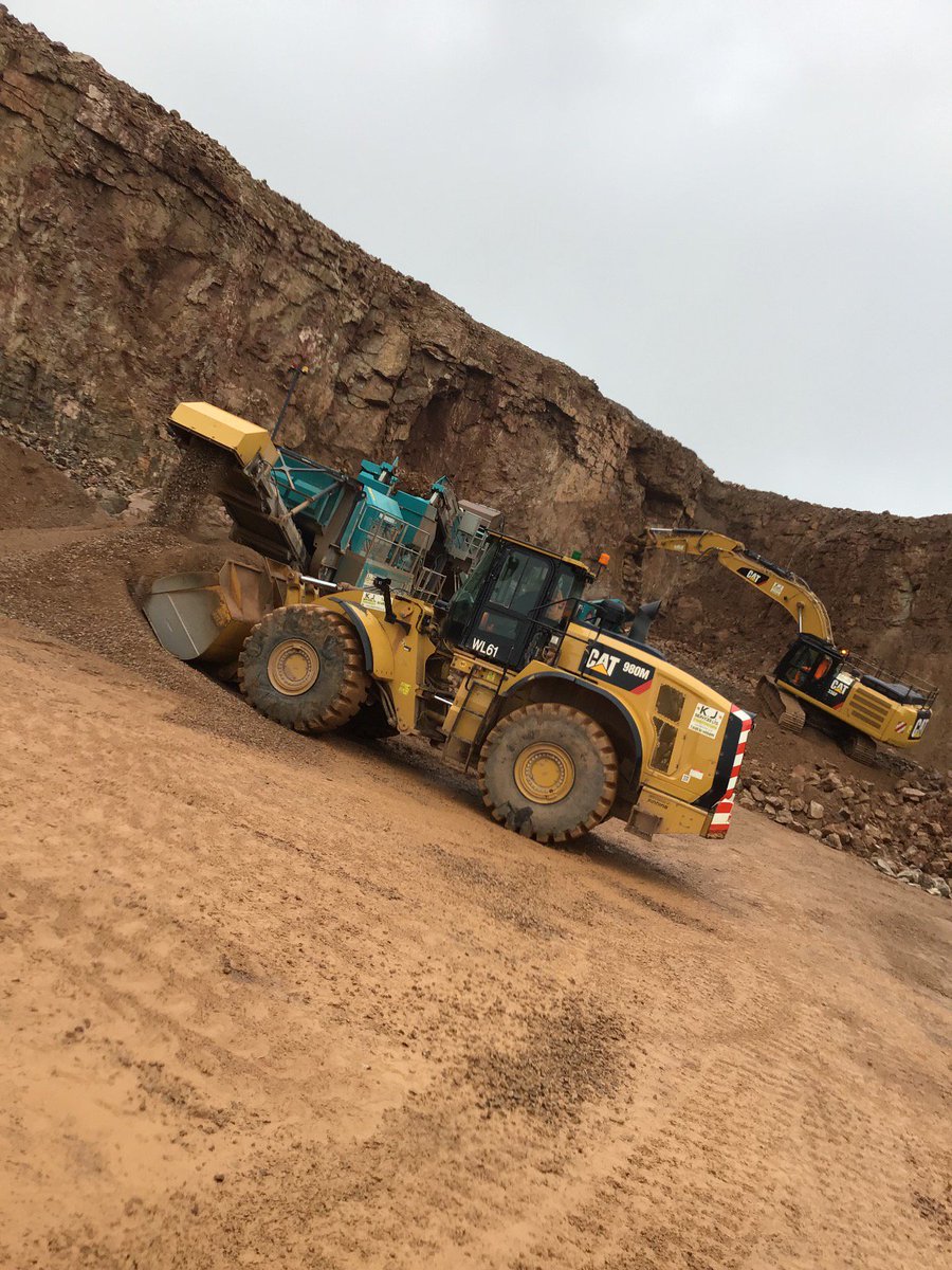 KJ_Services's tweet image. It Was Sub Base Saturday Yesterday On Site! #KJCrushingLtd #KJSERVICESLTD #SubBase #Crushing #Caterpillar #HireFleet #Powerscreen