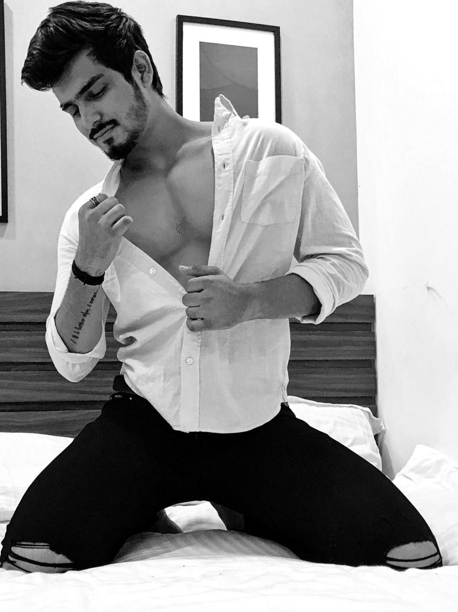 Varunsonis's tweet photo. @htTweets #HTMeraStyle #HTMostStylish https://t.co/J5eogp4Js6