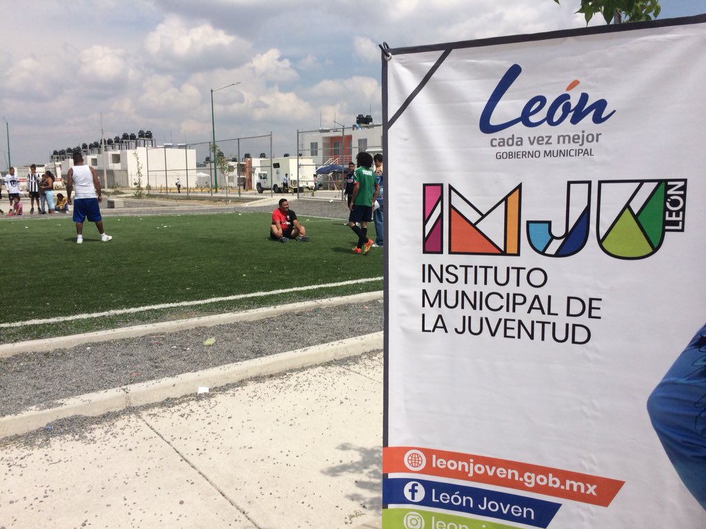 IMJULeon's tweet photo. Ya estamos listos para iniciar un domingo más de #CascaritaLobo en la colonia Loma dorada 

#ProgramaLobo 🐺 https://t.co/Hk5f1vtWd8