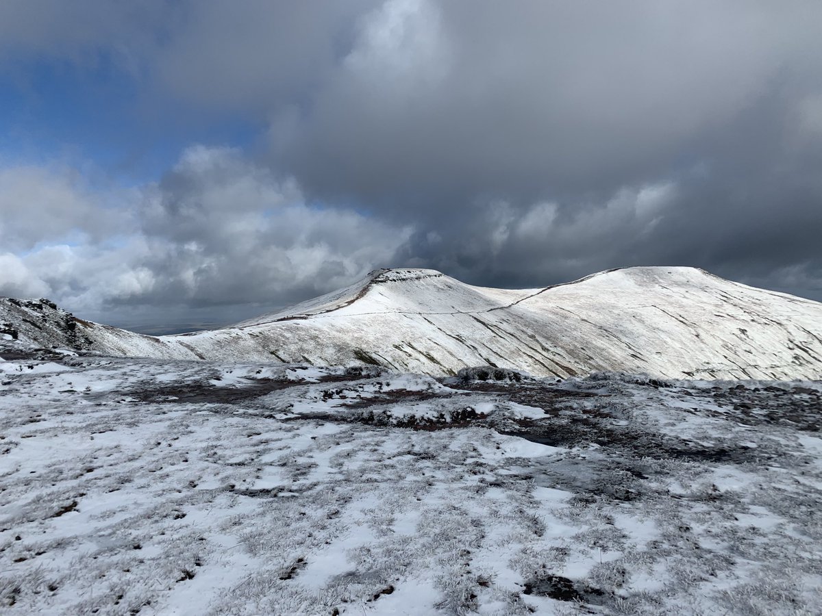 LucyEckley's tweet photo. Some serious training miles round the Brecon Beacons circuit for our @Trifecta3PC Thank you Graham @MissionFitUK for leading the way and keeping us going. 3 seasons in one walk! #T3PC https://t.co/F5UMlQNNRt