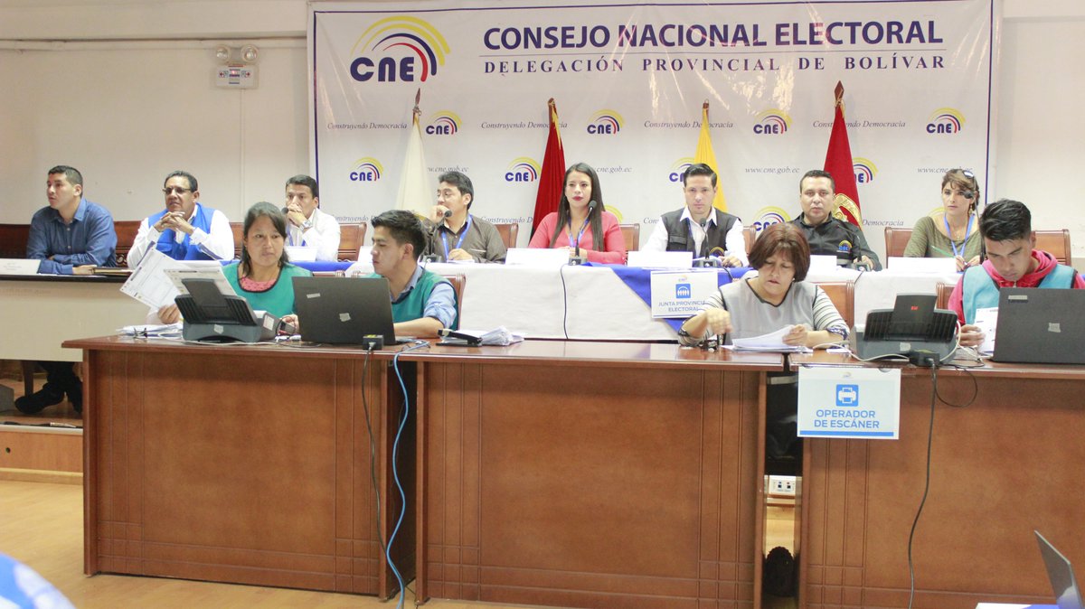 cnebolivar's tweet photo. AHORA | Se desarrolla el #SimulacroElectoral2019 de la  sesión permanente de la Junta Provincial Electoral de Bolívar. https://t.co/Y69FlFVAHc