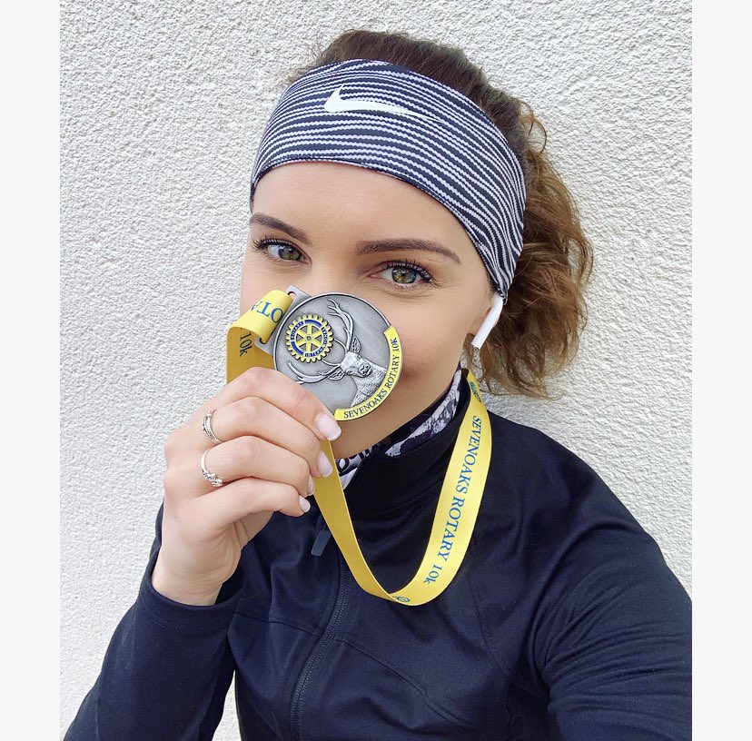 lauraplane88's tweet photo. An actual deer had wandered onto the finish line!! I had to run around him 🦌 Sevenoaks 10K 🏃🏼‍♀️#Sevenoaks10K https://t.co/SnIP4rc24e