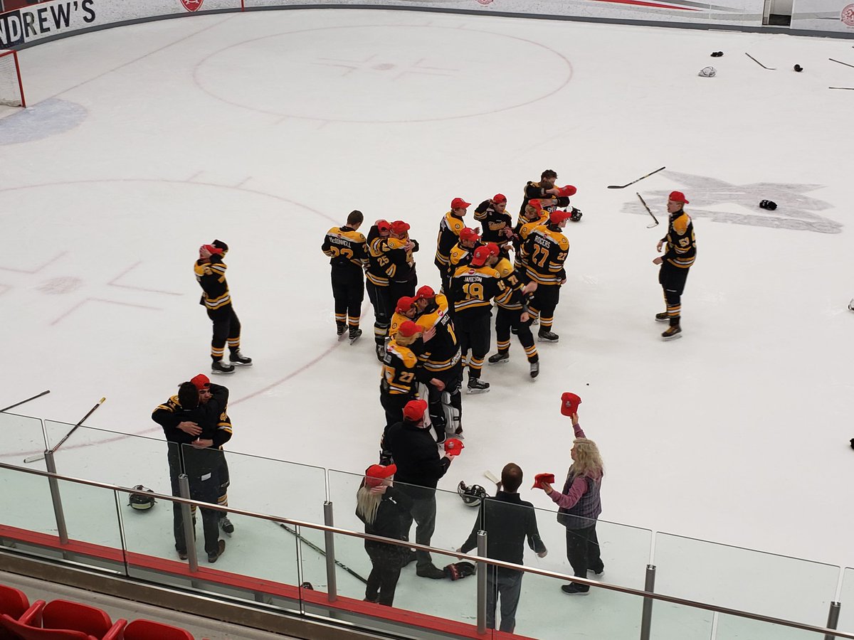 The Amherstview Jets would like to congratulate our APs @BirabenJustin @RaymondBenoit44 ,Noah Prudhmne and Aiden Macdonell and the rest of @GKMidgetHockey on winning the  MIDGET OMHA Championship.
CONGRATES boys!
#Redhatchamps
#hardworkpaysoff 
#kingstonproud
#ouraps