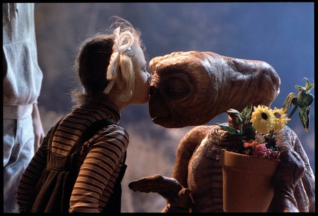 E.T. (1982) - Steven Spielberg - Sci-fiI always wanted to have an et 