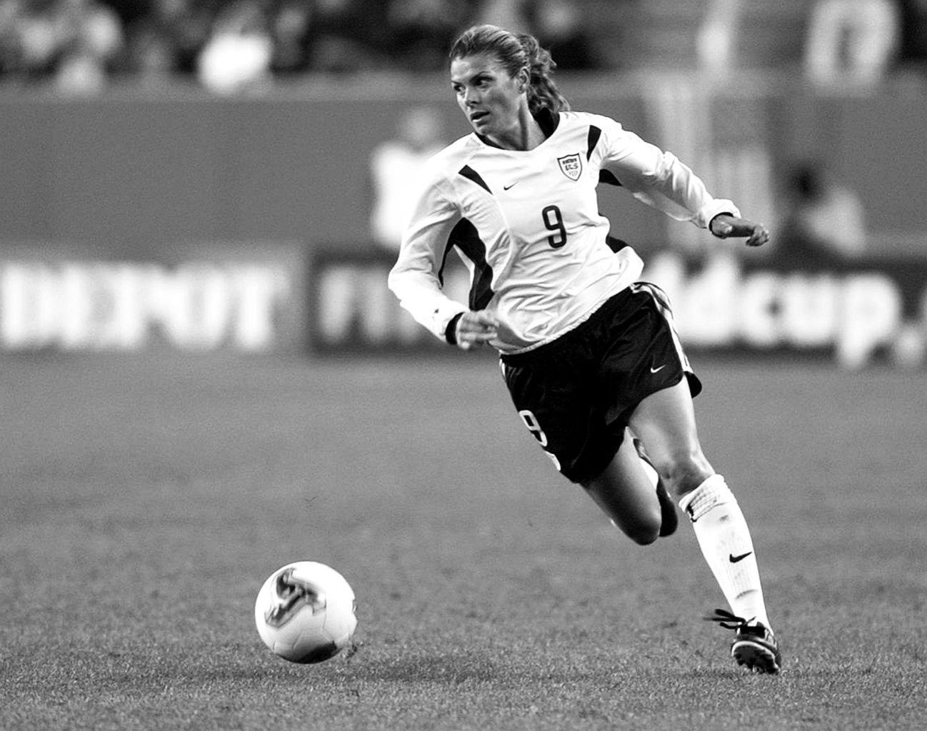 Happy Birthday to Mia Hamm who turns 47 today! 