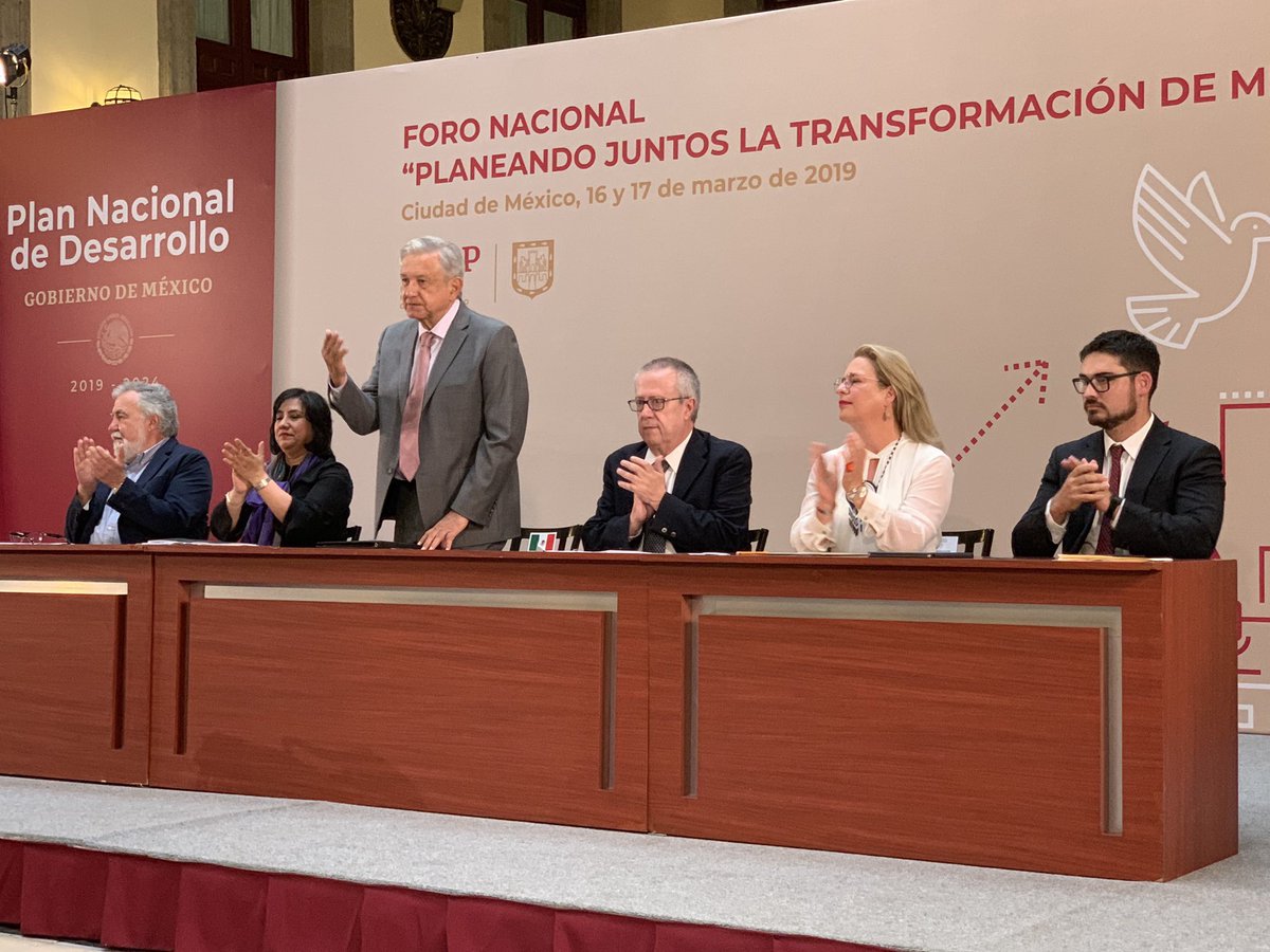 Clausura del Foro Nacional #PlaneandoJuntas y #PlaneandoJuntos la Transformación de México 🇲🇽 desde Palacio Nacional

Construyamos entre todas y todos el Plan Nacional de Desarrollo #PND para garantizar el bienestar nacional

🔴 #EnVivo 👇🏾👇🏽👇🏼

youtube.com/watch?v=EnFPqD…