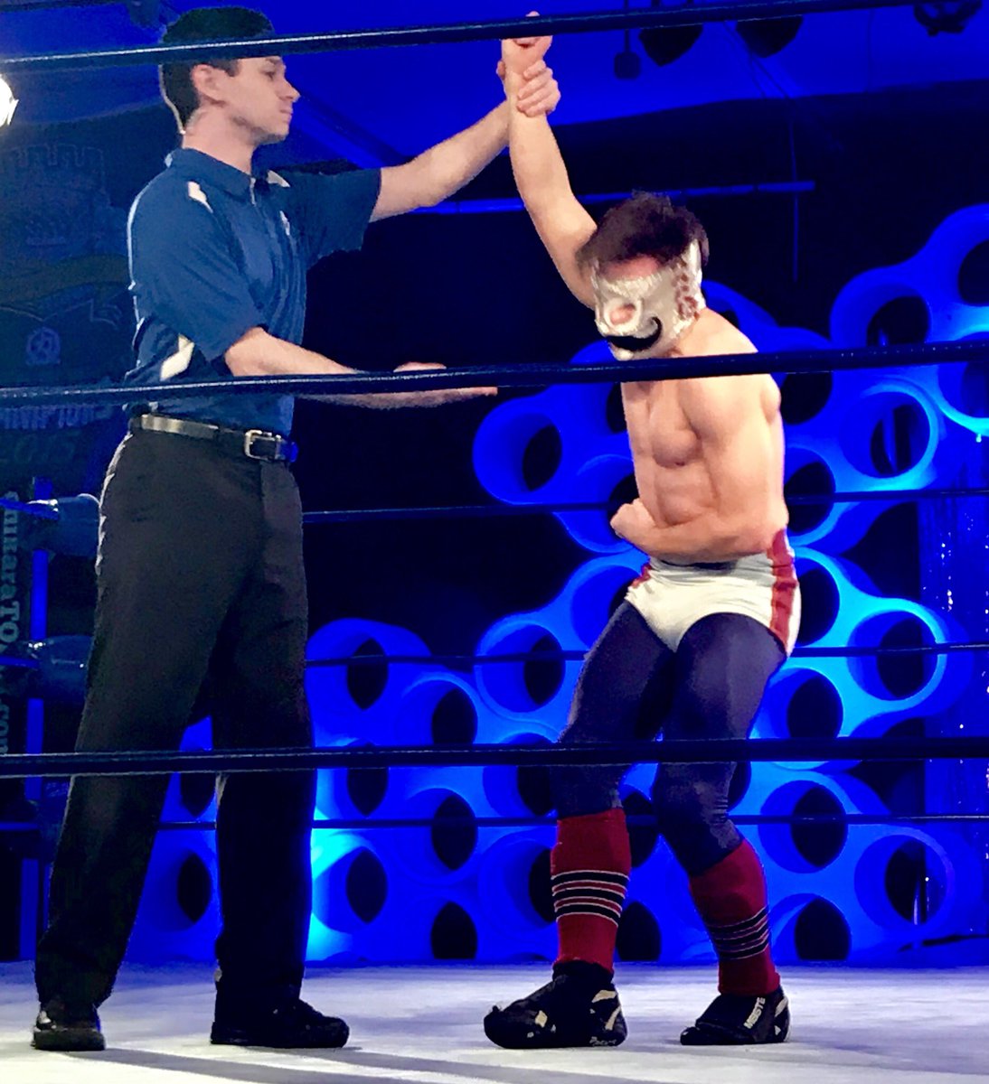 CherrylimeadeW's tweet photo. #YLC1st @CHIKARApro https://t.co/iXBVjiZxLa